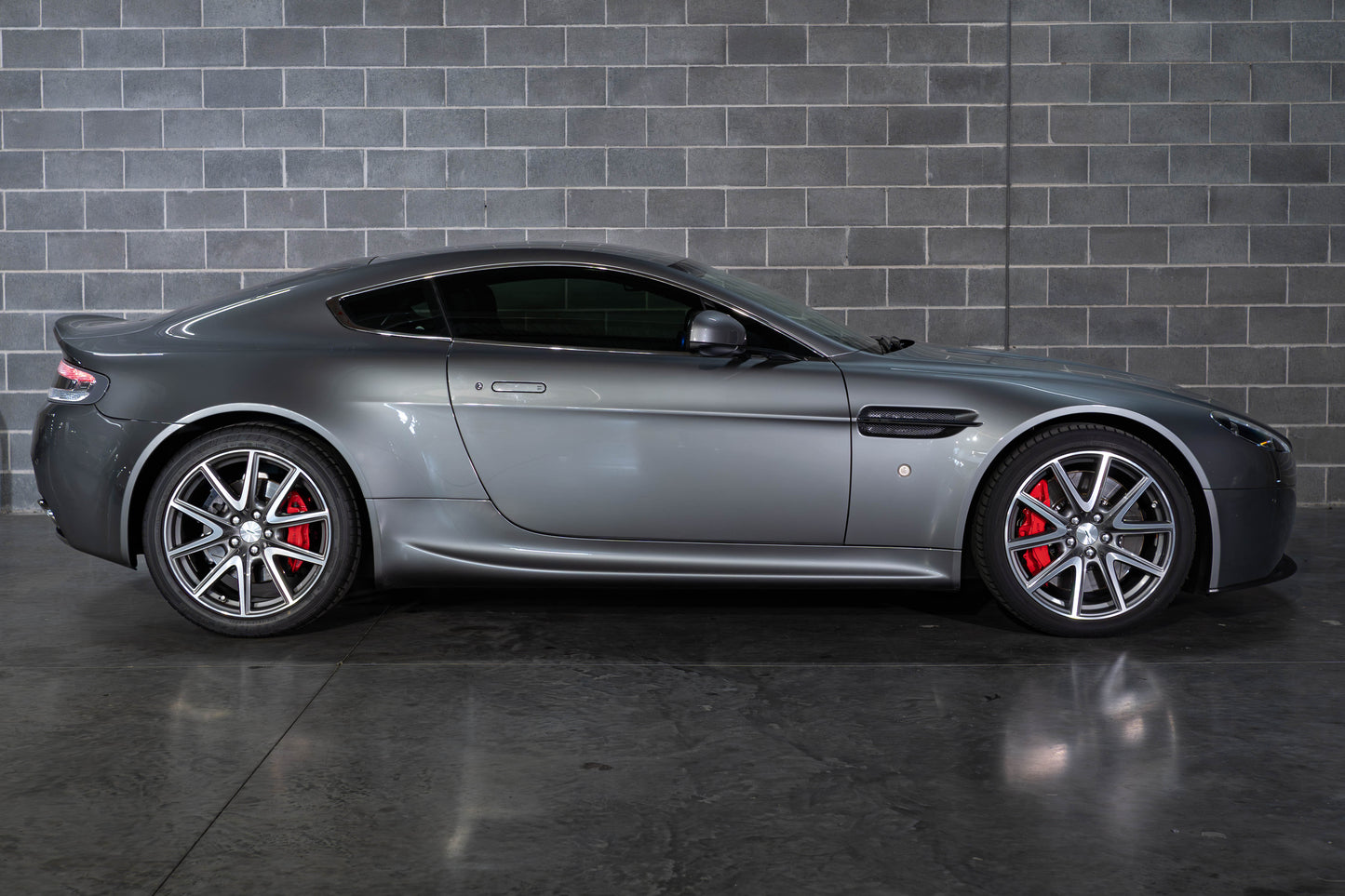 2012 Aston Martin V8 Vantage