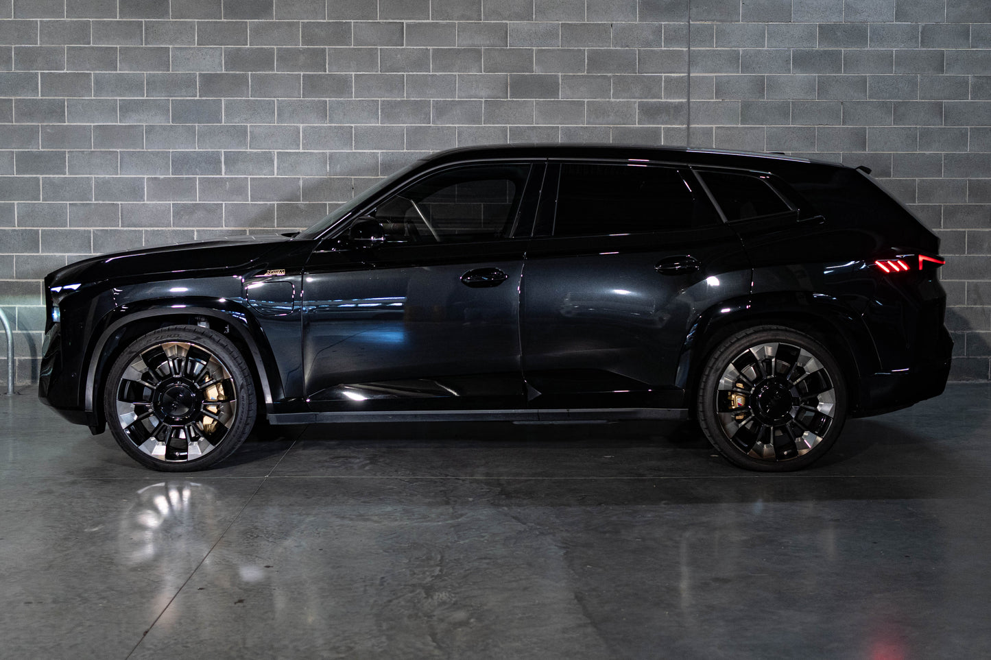 2023 BMW XM xDrive Hybrid