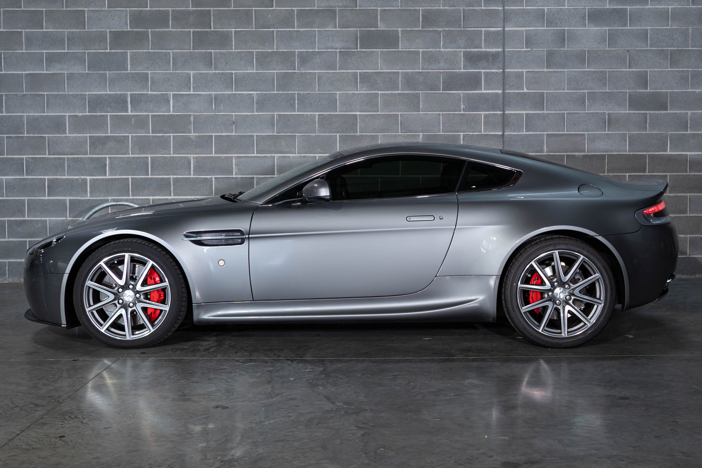 2012 Aston Martin V8 Vantage
