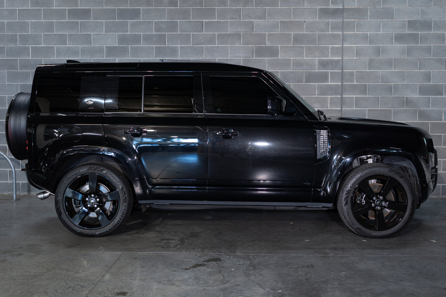 2023 Land Rover Defender 23.5MY 110 P525 V8