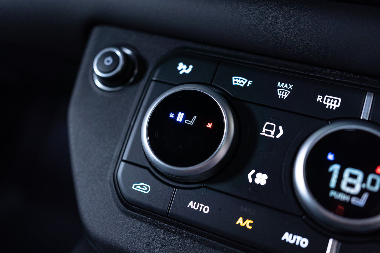 2023 Land Rover Defender 23.5MY 110 P525 V8