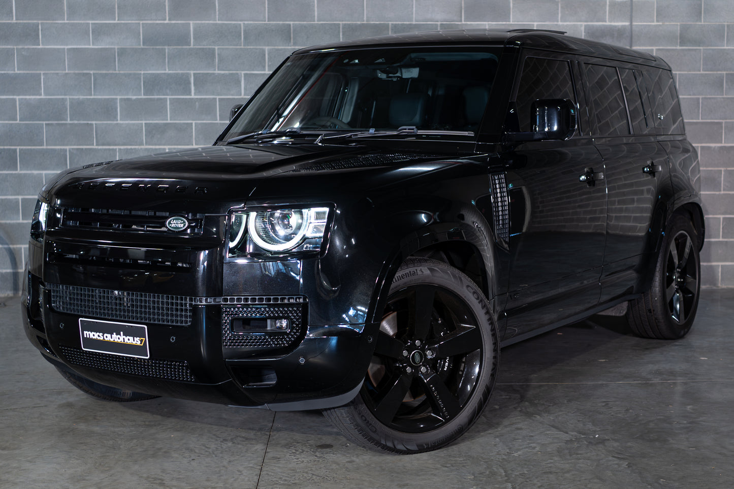 2023 Land Rover Defender 23.5MY 110 P525 V8