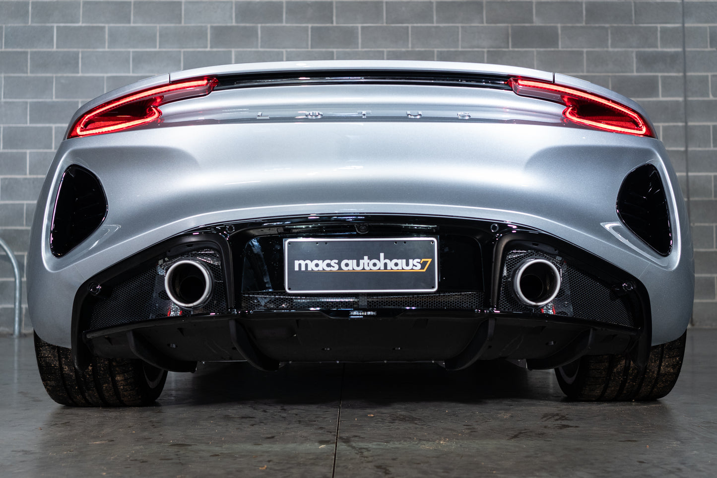 2023 Lotus Emira MY24 V6 MT First Edition