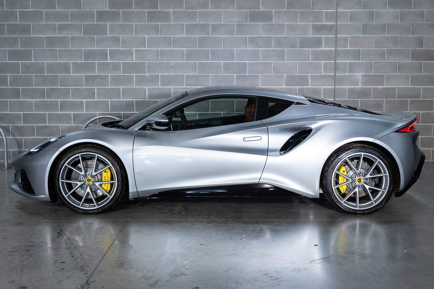 2023 Lotus Emira MY24 V6 MT First Edition