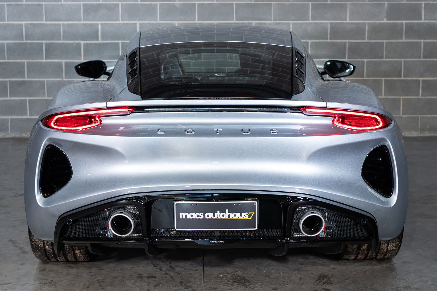 2023 Lotus Emira MY24 V6 MT First Edition