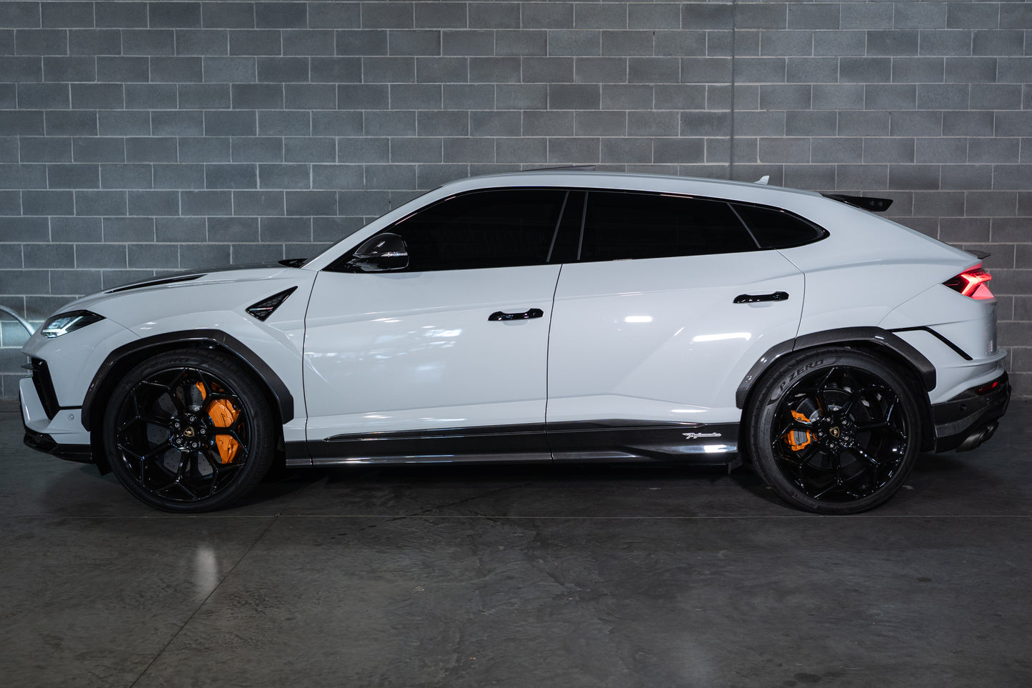 2023 Lamborghini Urus Performante