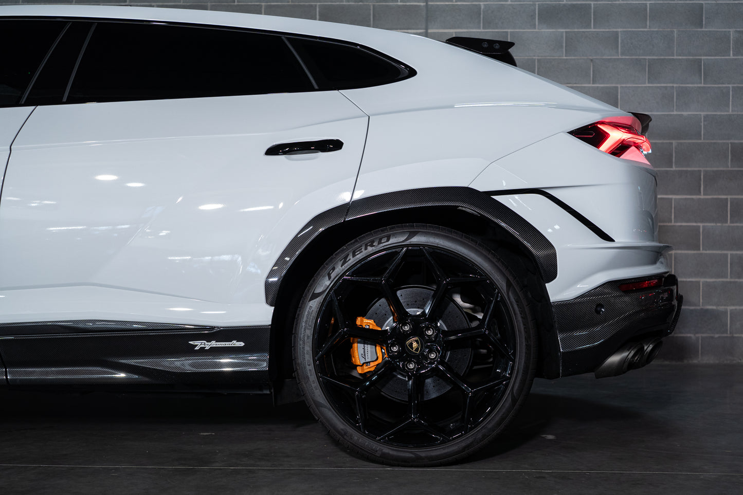 2023 Lamborghini Urus Performante