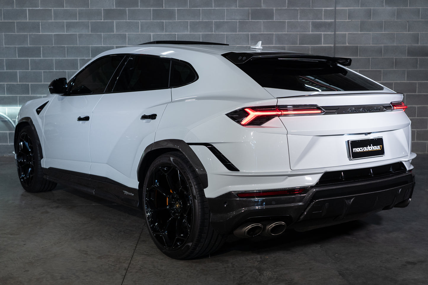 2023 Lamborghini Urus Performante