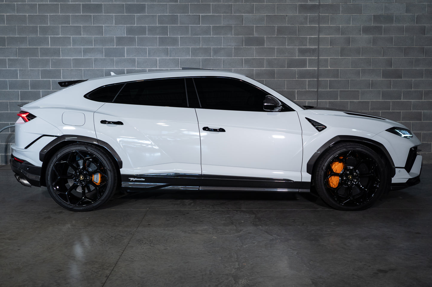 2023 Lamborghini Urus Performante